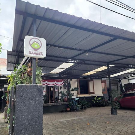 Semeru Hostel Malang (Adults Only) المظهر الخارجي الصورة
