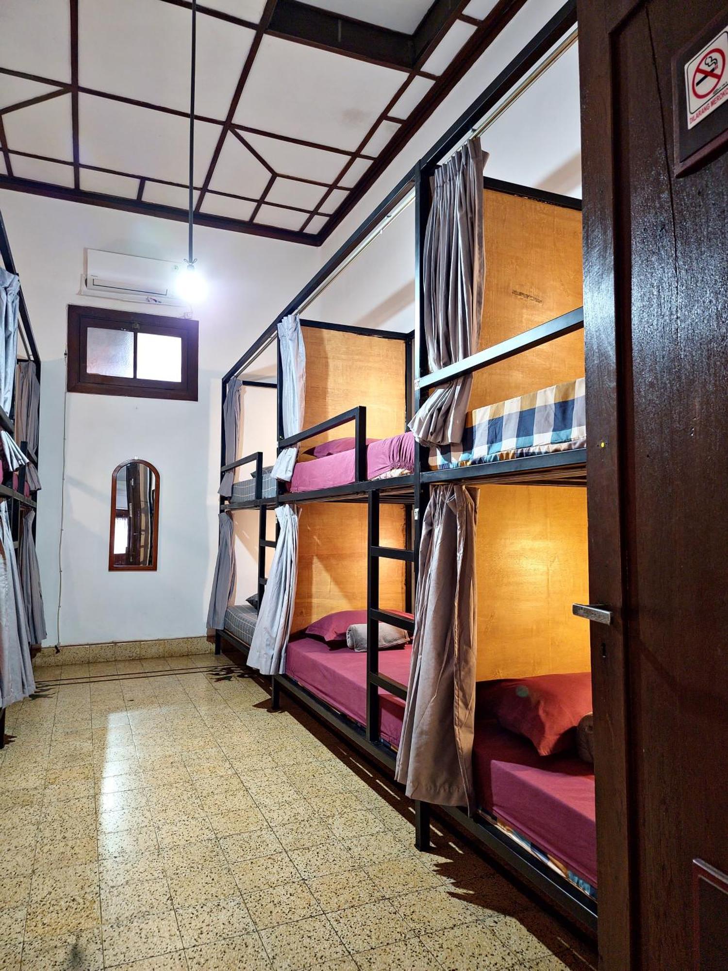 Semeru Hostel Malang (Adults Only) المظهر الخارجي الصورة