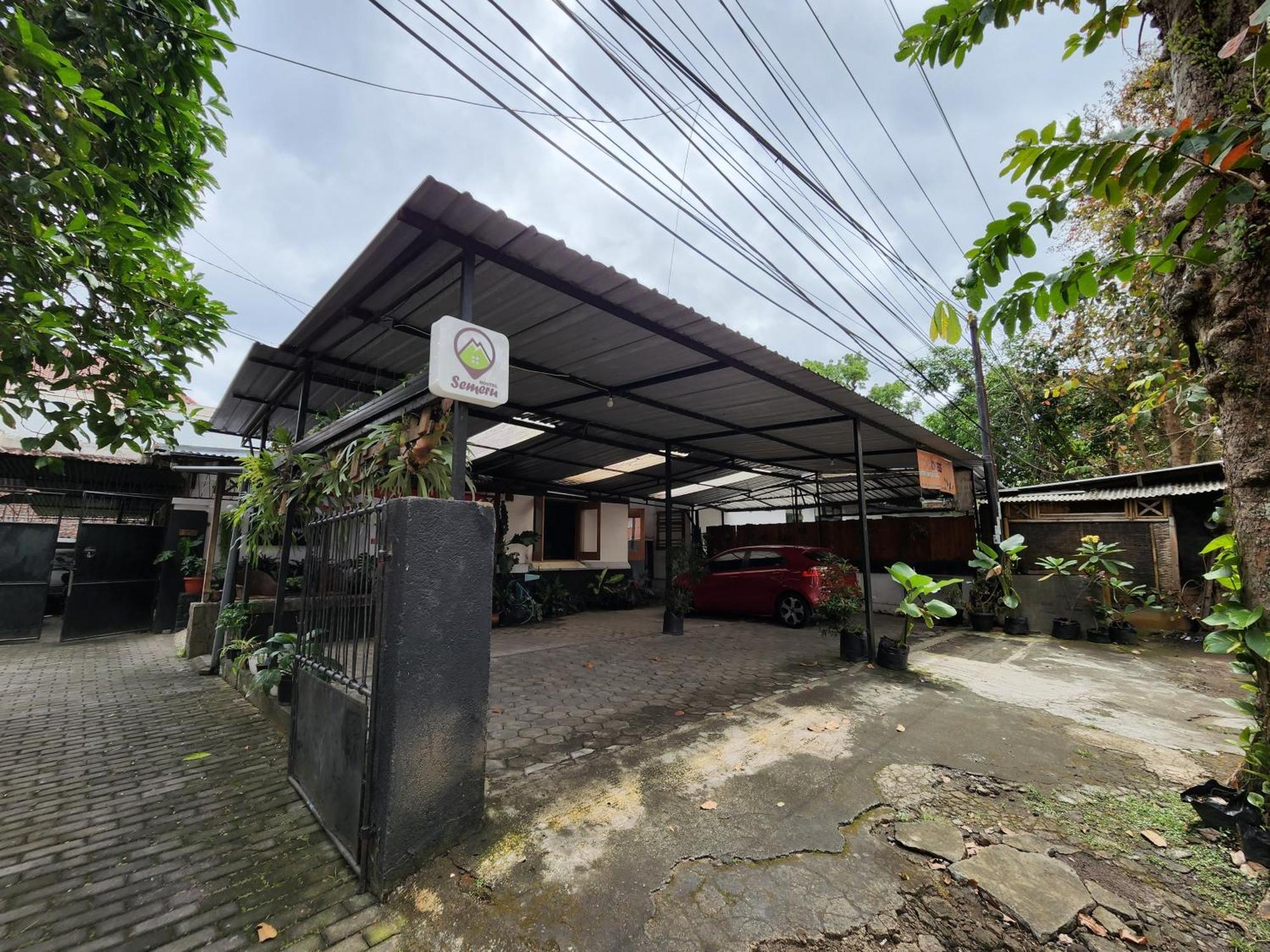Semeru Hostel Malang (Adults Only) المظهر الخارجي الصورة